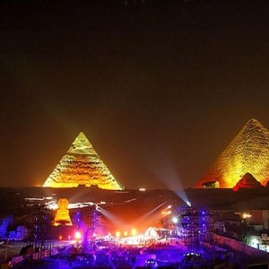 Show sound and light at night Giza pyramids