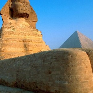 Egyptian Museum, Pyramids & Bazaar Tour