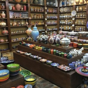 Safe shopping trip for high quality souvenirs